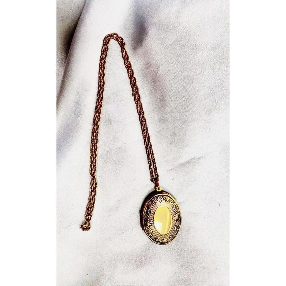 Gold Tone Chain Link with Oval Scrolled Etched Locket  Necklace - Picture 3 of 5